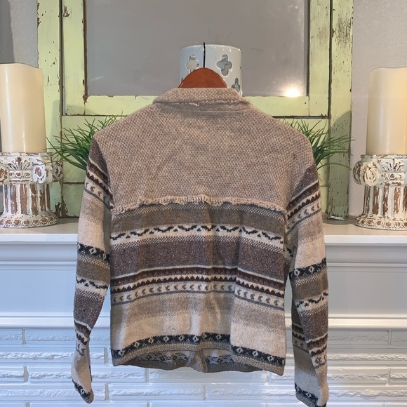 United Colors of Benetton Italian Wool Fringe Accent Toggle Button Sweater M - Picture 6 of 7